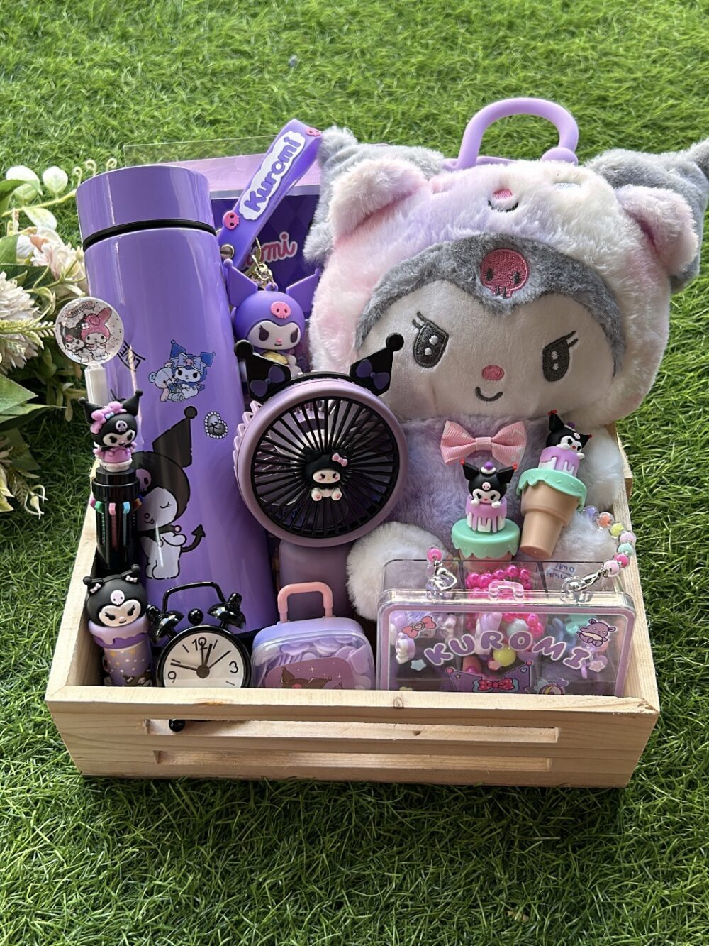 GIANT KUROMI  HAMPER